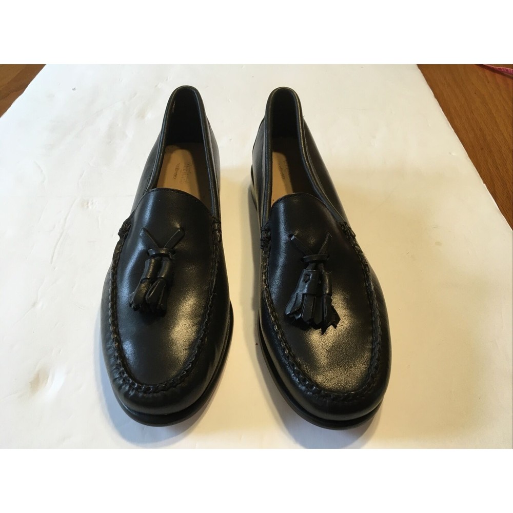 g.h. bass weejuns women’s black tassel Loafers size 8
